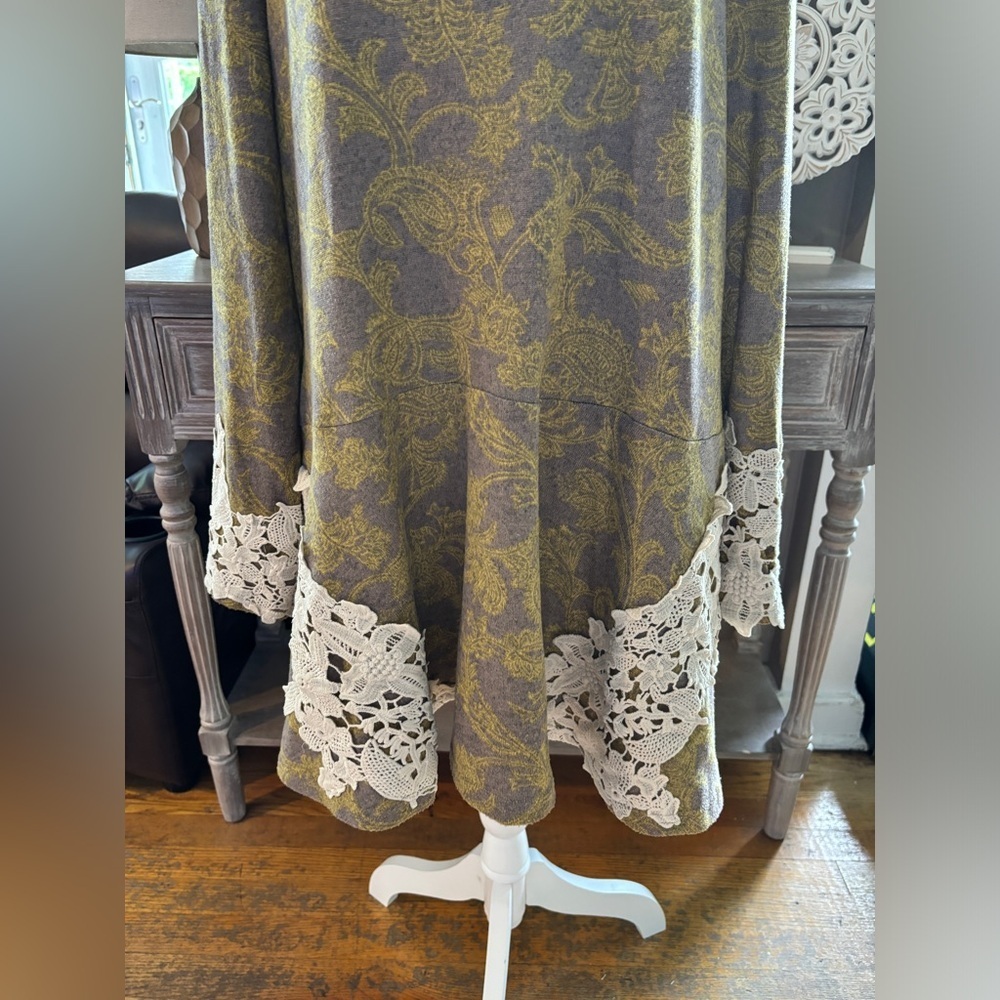 Entro Lace Detail Dress - Picture 4 of 8
